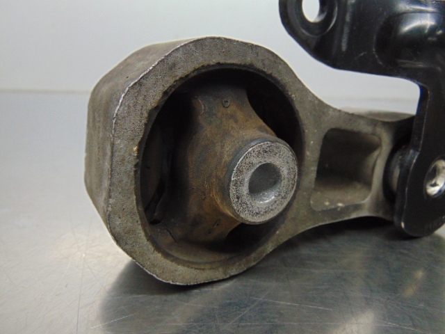 8V516P082AD FORD Soporte trasero del motor  comprar en Lleida