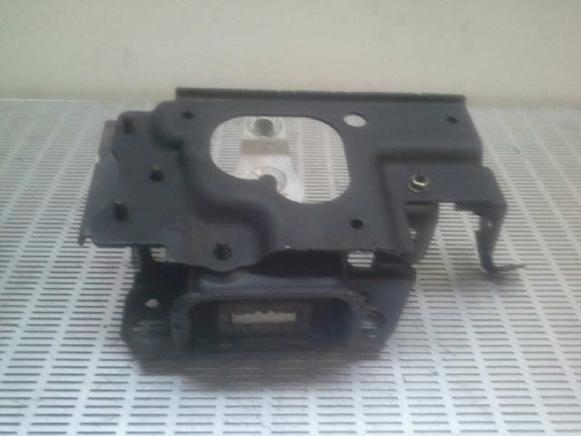 8V517M121AE Ford