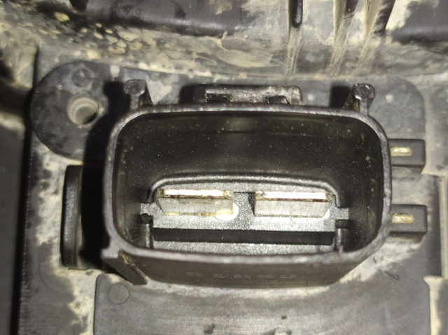 8V518C607CG FORD Difusor del radiador de refrigeración con motor y hélice  disponible Vigo