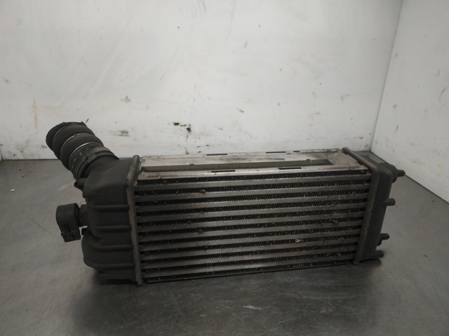 Radiador de intercooler 8V519L440AE FORD