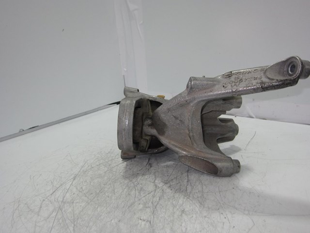 8W0199371AT Soporte izquierdo del motor  disponible Burgos