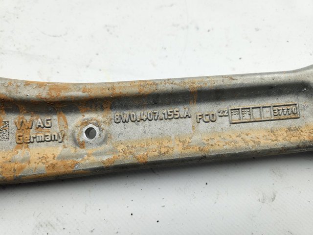 8W0407155A Brazo inferior izquierdo de la suspensión delantera  en stock Granada