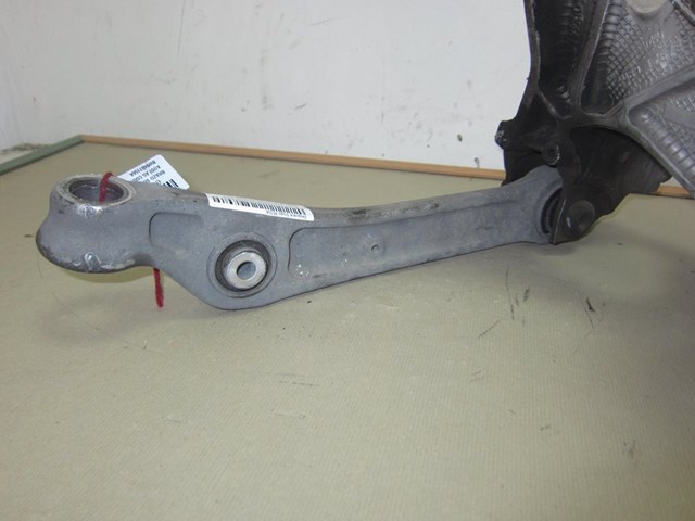8W0407156A Brazo inferior derecho de la suspensión delantera comprar Girona