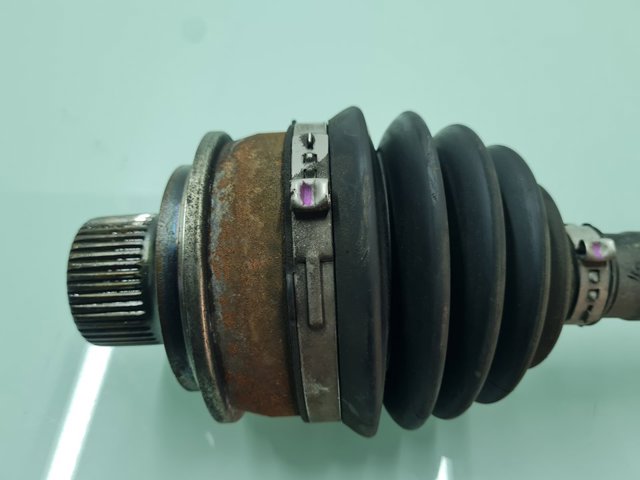 8W0407271E Semieje delantero  en stock Castellón