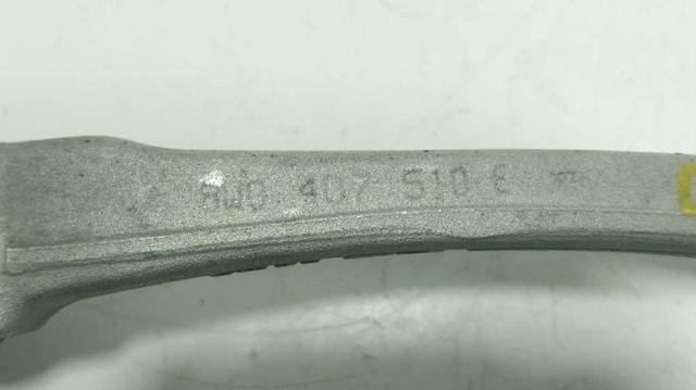 8W0407510E Brazo superior derecho de la suspensión delantera  en stock Granada