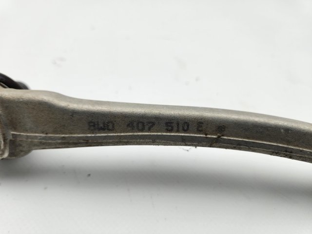 VAG 8W0407510E Brazo superior derecho de la suspensión delantera  en stock Terrassa