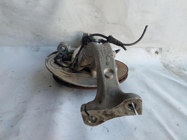 8W0407559 Mangueta delantera izquierda  disponible Utrera