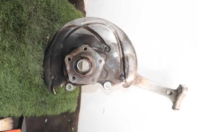8W0407559 Mangueta delantera izquierda  en stock Granada