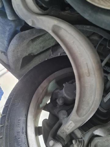 Brazo inferior izquierdo de la suspensión delantera 8W0407693A VAG