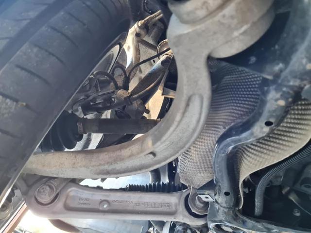Brazo inferior izquierdo de la suspensión delantera 8W0407693B VAG