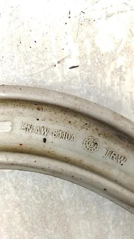 VAG 8W0407693B Brazo inferior izquierdo de la suspensión delantera  en stock Valencia