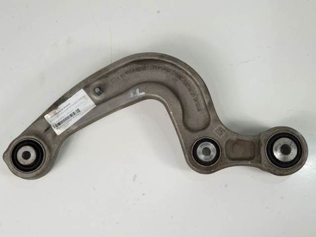 8W0505361E Brazo inferior izquierdo de la suspensión trasera  comprar en Reus