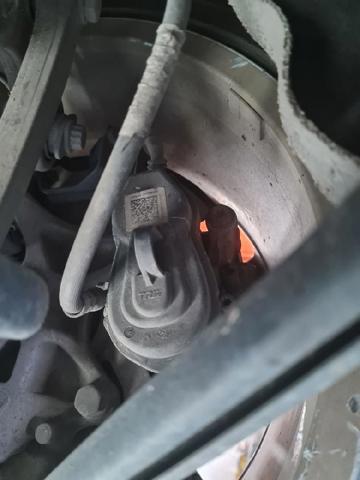 Pinza de freno trasera izquierda 8W0615403 VAG