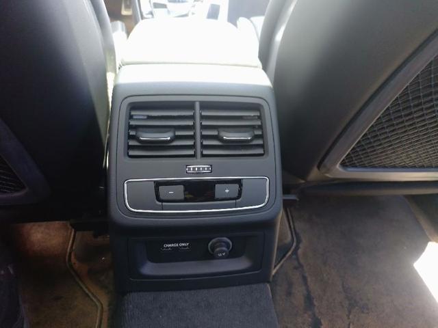 8W0819203B VAG