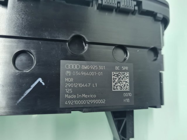 VAG 8W0925301 Consola central del panel de control  disponible Valladolid