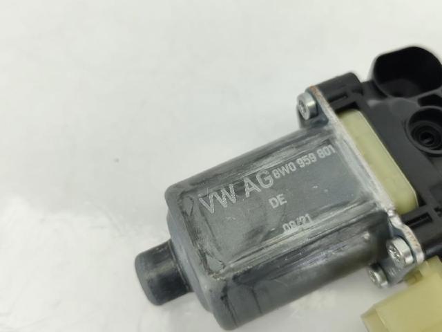8W0959801 VAG Motor del elevalunas de la puerta delantera izquierda  disponible Ourense