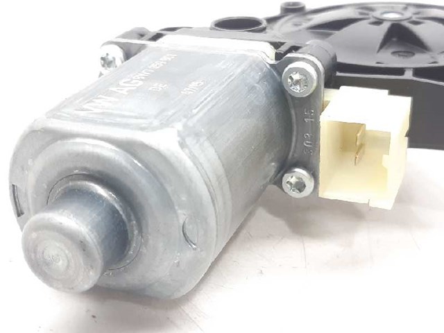 8W0959801 Motor del elevalunas eléctrico comprar Girona