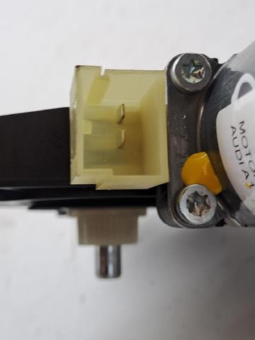 VAG 8W0959802 Motor del elevalunas de la puerta delantera derecha comprar Barcelona