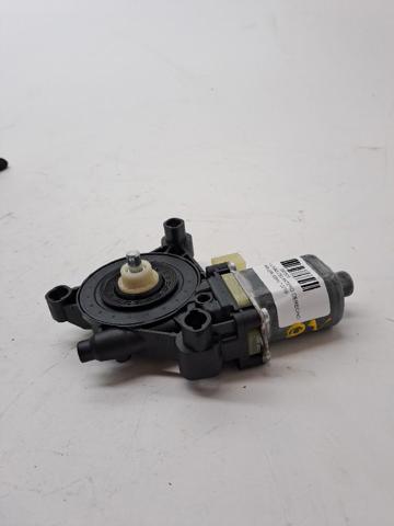 8W0959802 Motor del elevalunas de la puerta delantera derecha comprar Almería