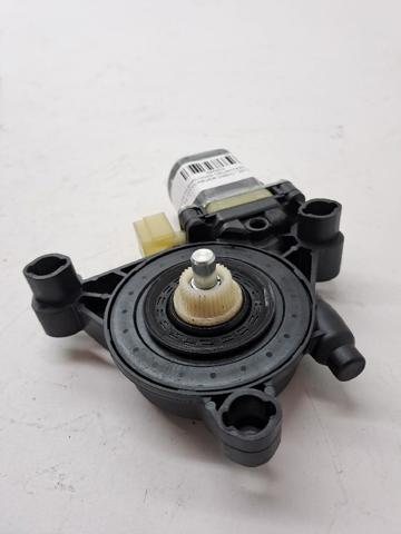 8W0959802 VAG Motor del elevalunas de la puerta delantera derecha  disponible Alicante