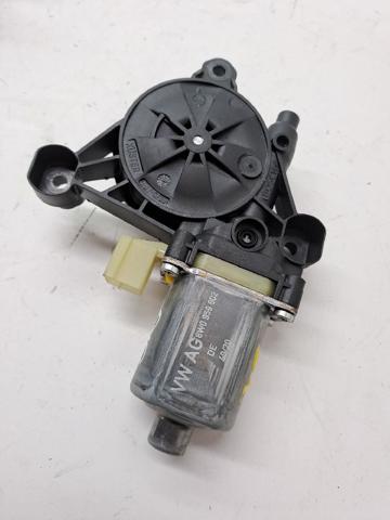 8W0959802 Motor del elevalunas de la puerta delantera derecha  en stock Castellón