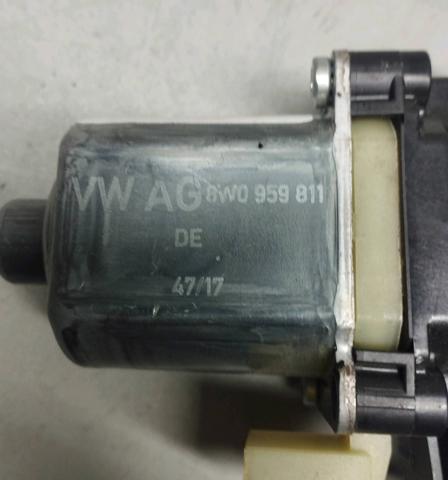 VAG 8W0959811 Motor del elevalunas de la puerta trasera izquierda  comprar en Murcia