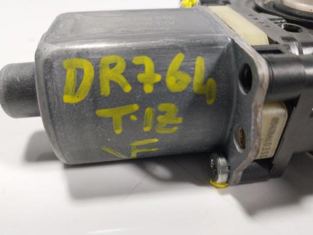 VAG 8W0959811 Motor del elevalunas de la puerta trasera izquierda  en stock Salamanca
