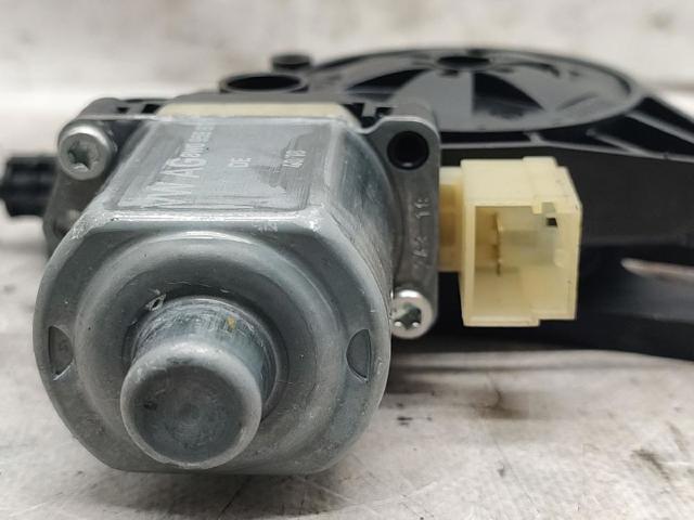 8W0959811 VAG Motor del elevalunas de la puerta trasera izquierda  en stock Gandía
