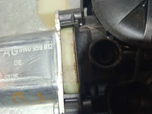 VAG 8W0959812 Motor del elevalunas de la puerta trasera derecha  comprar en Ponferrada