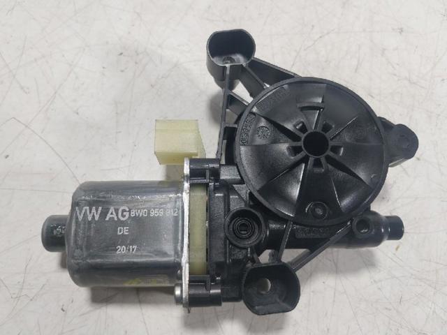 8W0959812 Motor del elevalunas de la puerta trasera derecha  disponible Málaga