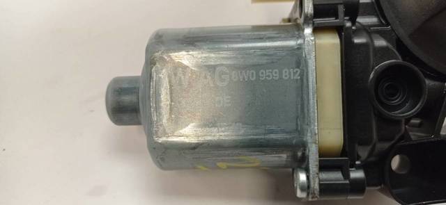 VAG 8W0959812 Motor del elevalunas de la puerta trasera derecha  comprar en Murcia