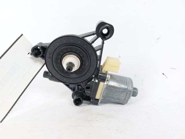 8W0959812 VAG Motor del elevalunas de la puerta trasera derecha  en stock Gandía