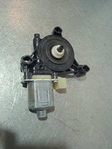 8W0959812 Motor del elevalunas de la puerta trasera derecha  comprar en Pontevedra