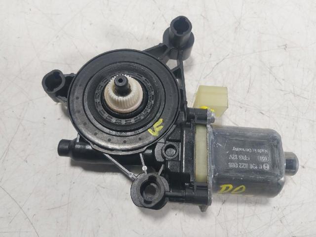 8W0959812 VAG Motor del elevalunas de la puerta trasera derecha  disponible Ourense
