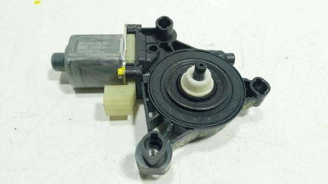 8W0959812 VAG Motor del elevalunas de la puerta trasera derecha  en stock Gandía