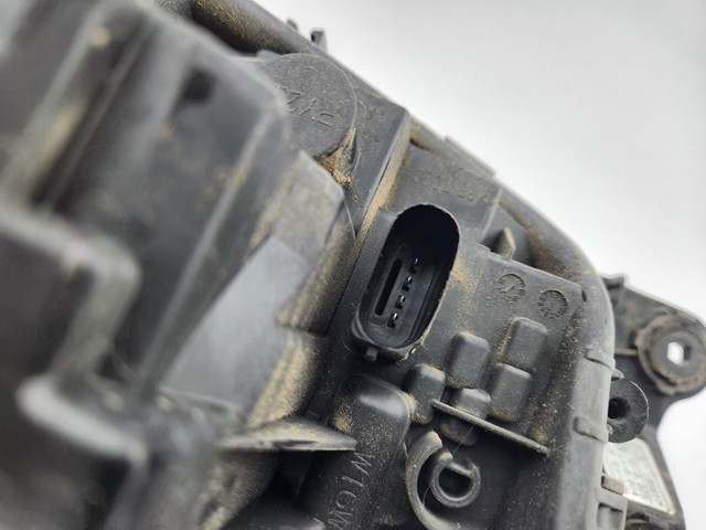 8W9945069 Piloto trasero exterior izquierdo  disponible Burgos