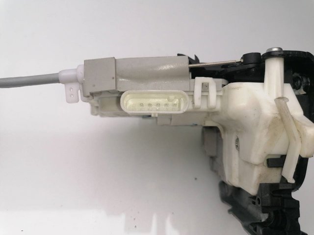 VAG 8X1837016C Cerradura de puerta delantera derecha  disponible Lugo