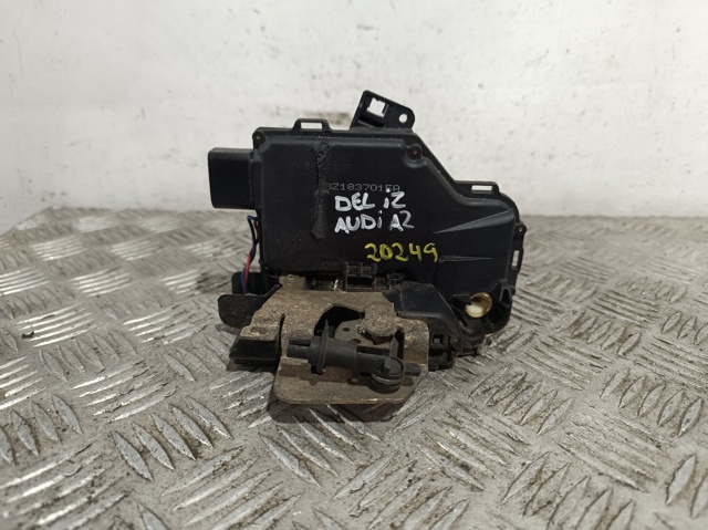 8Z1837015A VAG/Audi