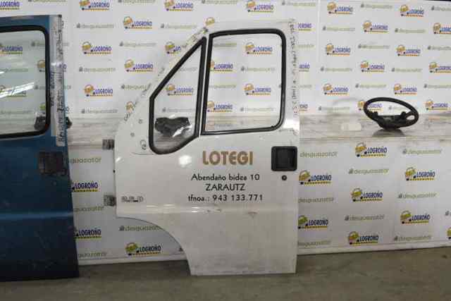 Puerta delantera izquierda 9002AJ Peugeot/Citroen