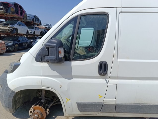 PEUGEOT 9002EJ Puerta delantera izquierda  en stock Valencia