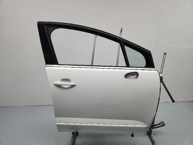 9004AV PEUGEOT Puerta delantera derecha  en stock Gandía