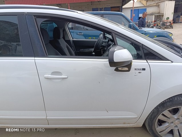 9004AV PEUGEOT Puerta delantera derecha  en stock Huelva