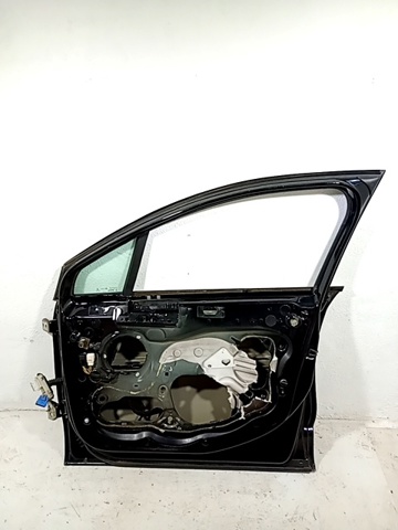 9004CY PEUGEOT Puerta delantera derecha  en stock Córdoba