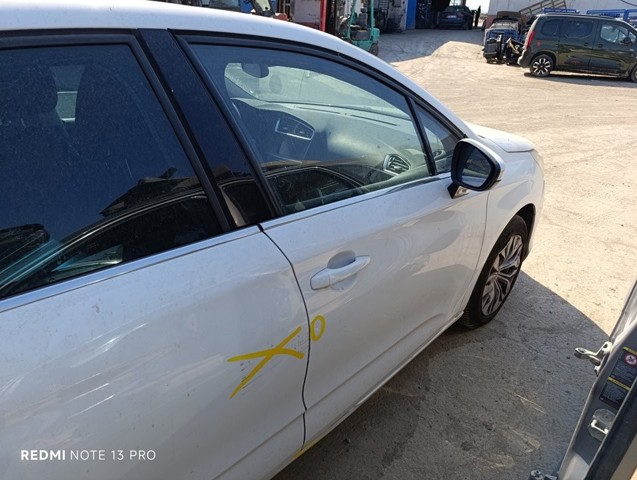 9004CY PEUGEOT Puerta delantera derecha  en stock Córdoba