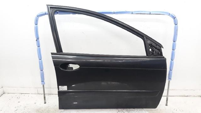 9004P0 Puerta delantera derecha  en stock Sabadell