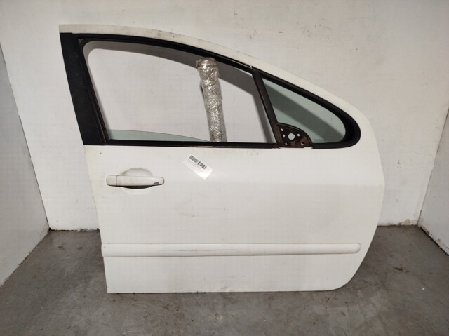 Comprar Puerta delantera derecha Peugeot 307  hatchback usado