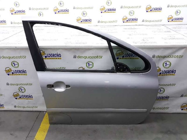 Comprar Puerta delantera derecha Peugeot 307  hatchback usado