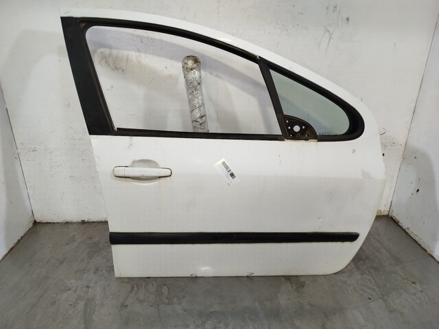Puerta delantera izquierda Peugeot 307 segundo mano en Madrid