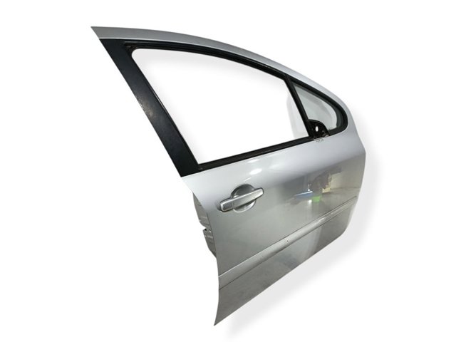9004S7 Puerta delantera derecha  en stock Sabadell