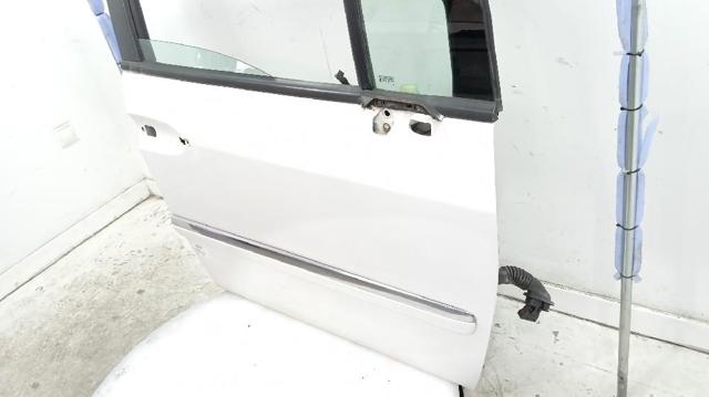 9004X4 PEUGEOT Puerta delantera derecha comprar Bilbao